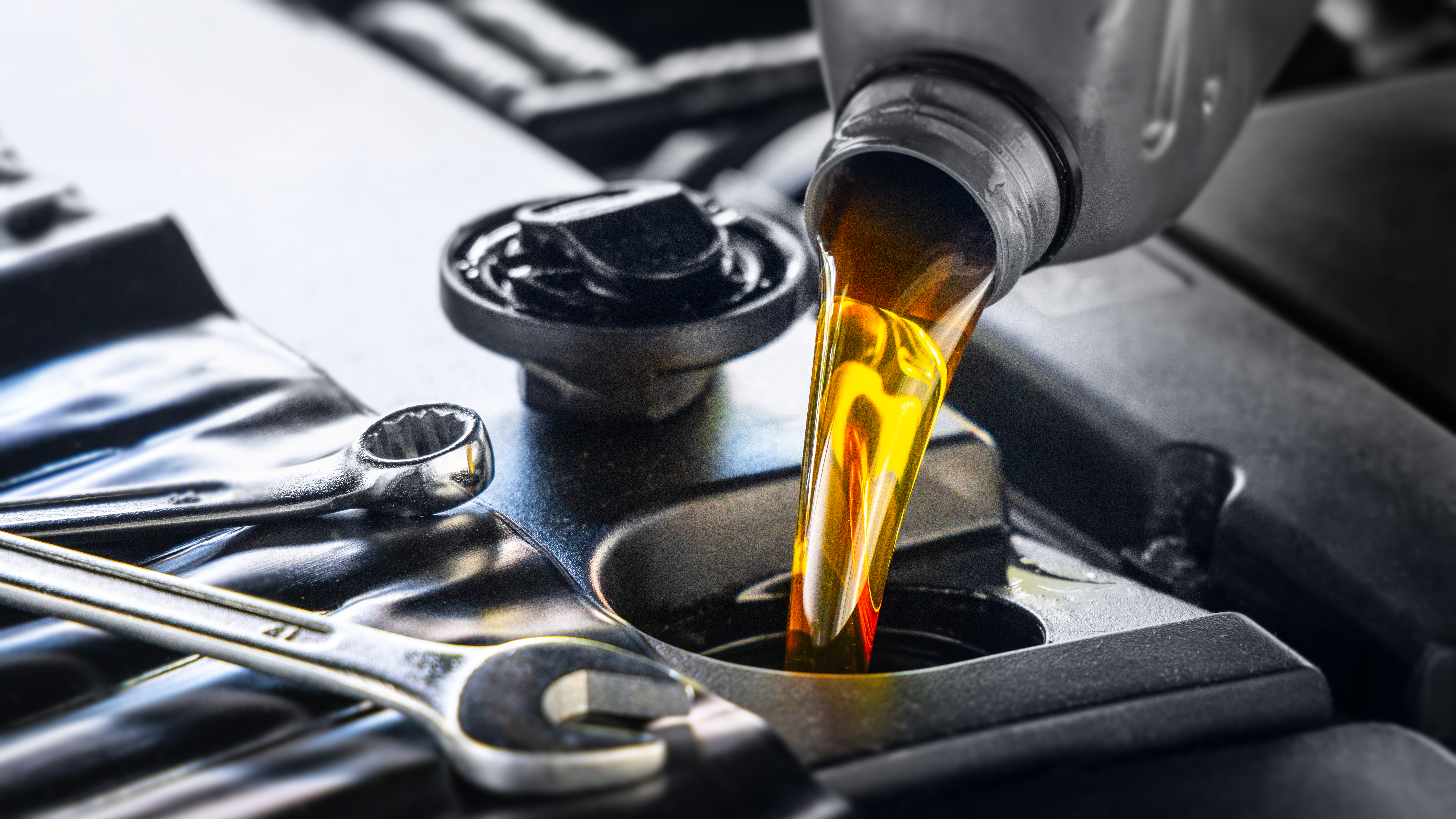 Viscosidad en aceites de motor: ¿Qué es y qué debes saber? | Repsol