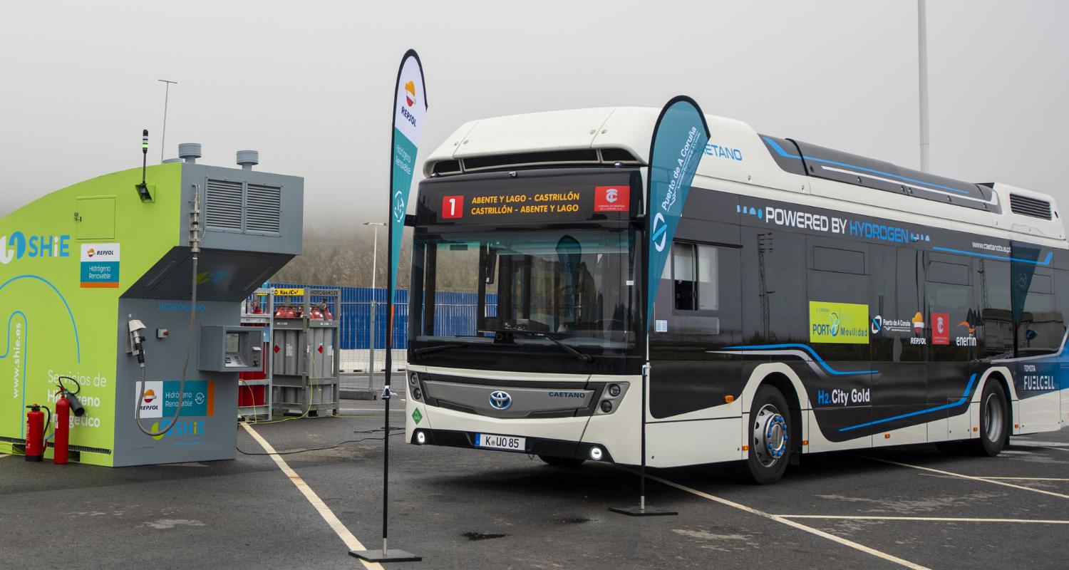 Bus powered by renewable hydrogen