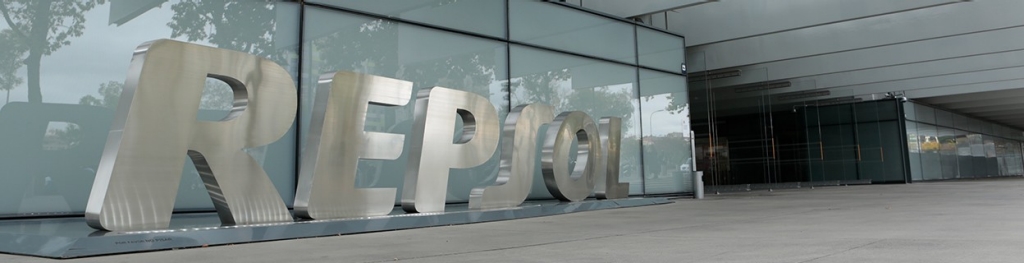Repsol logo at the Campus entrance