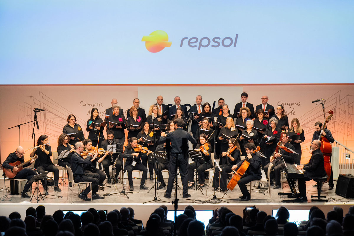 foto de grupo del coro Repsol