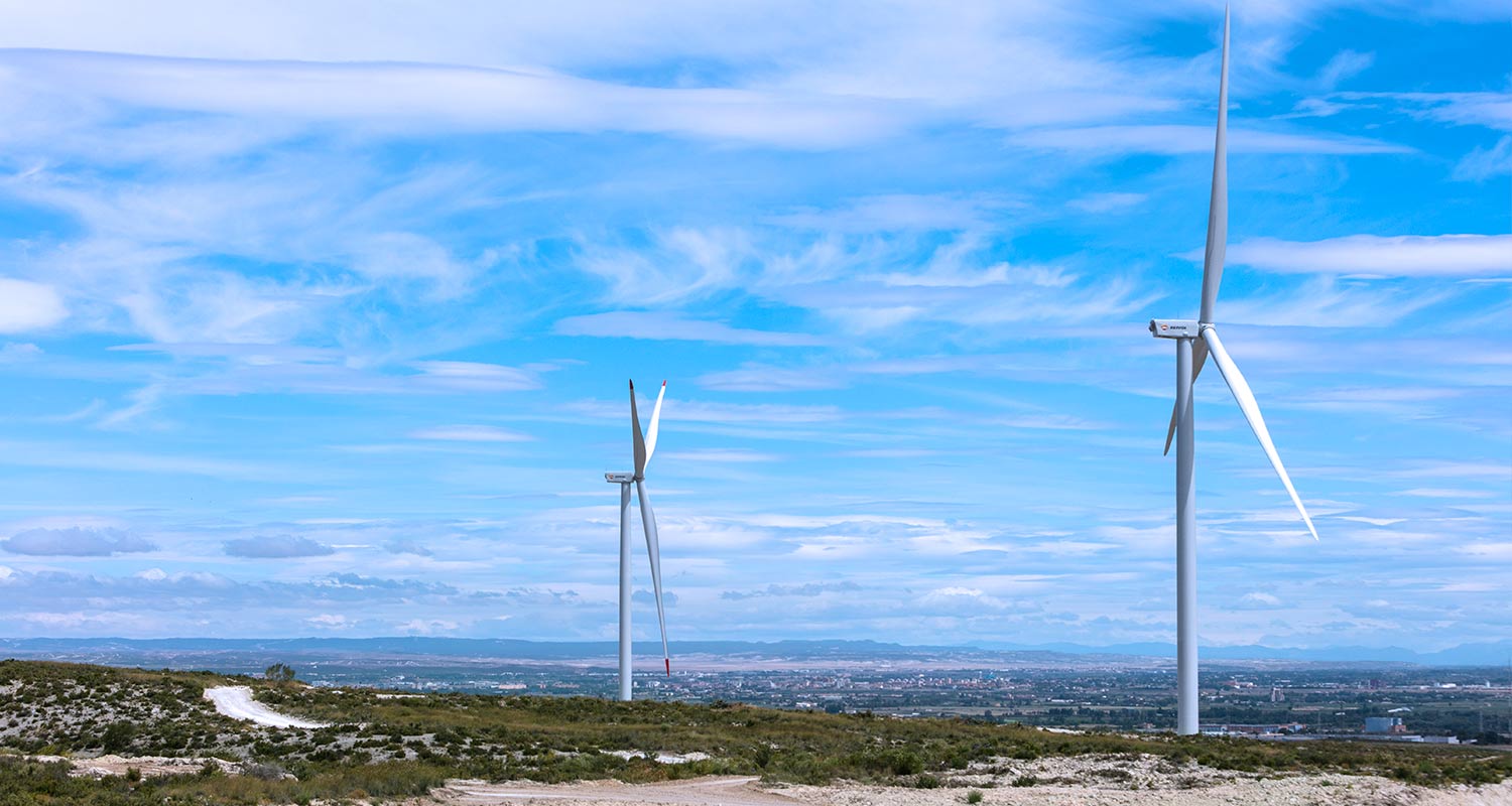 Molino de viento energía renovable eólica on shore – Canal del