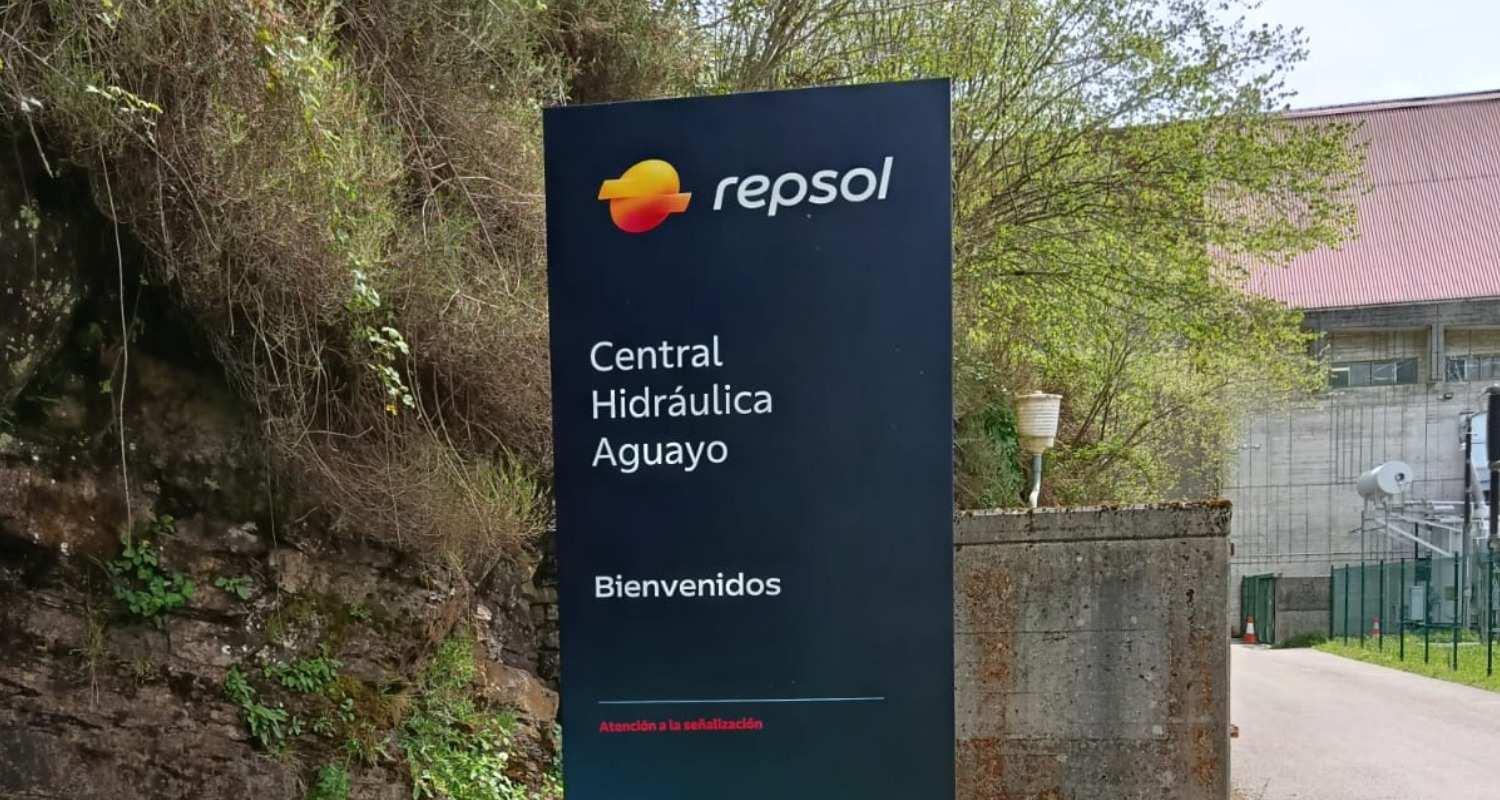 Cartel de entrada a Aguayo II