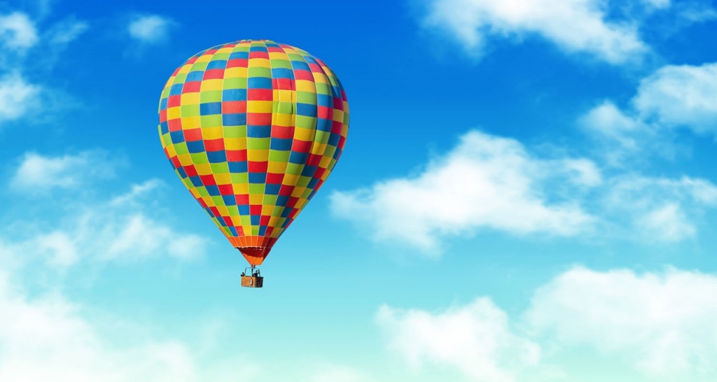A hot air balloon