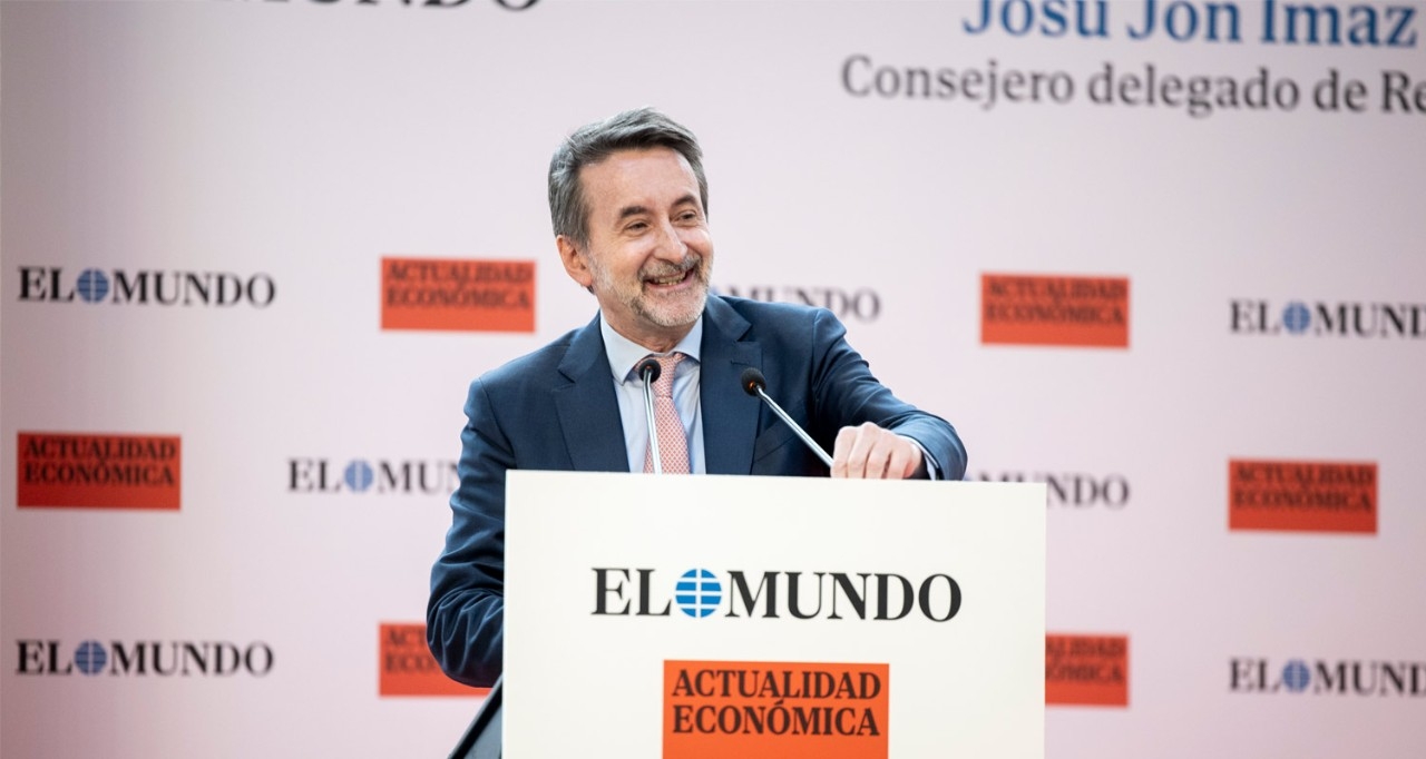 Josu Jon Imaz recibiendo el premio al mejor empresario 2024