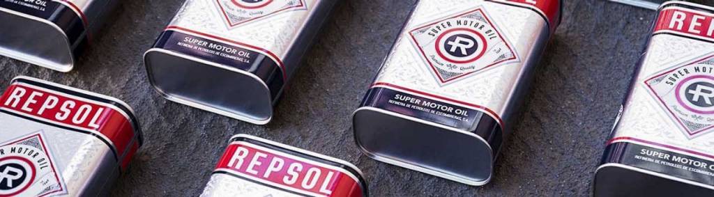 Image of old cans of Repsol lubricants