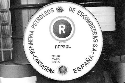The Repsol brand. Cartagena Refinery Petr&oacute;leos de escombreras SA