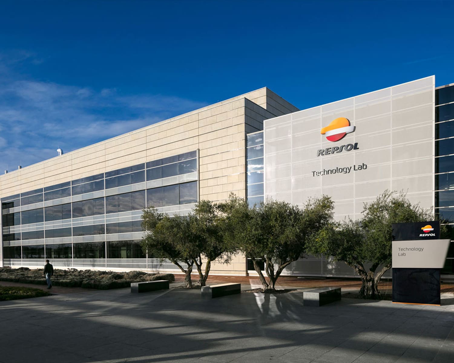 Fachada del Technology Lab