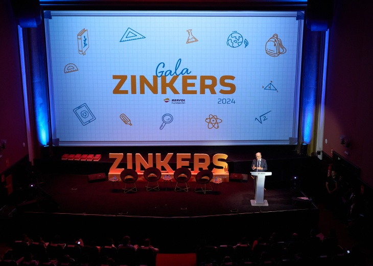 A Zinkers presentation in a conference room.