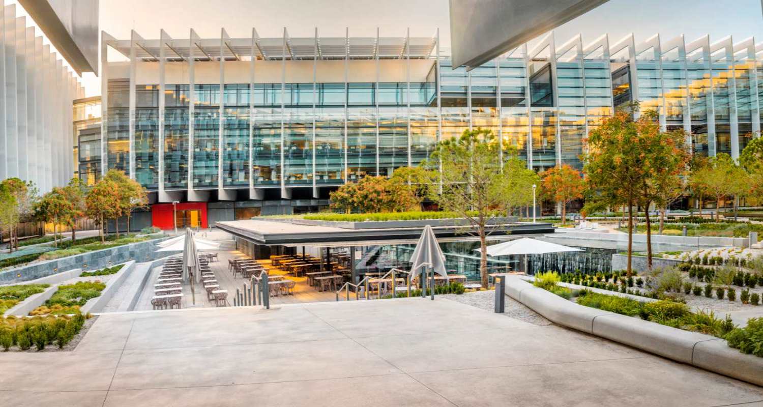 Repsol Campus courtyard