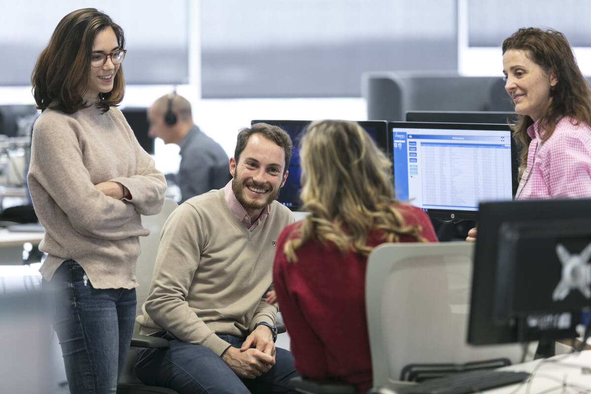 personas en la oficina