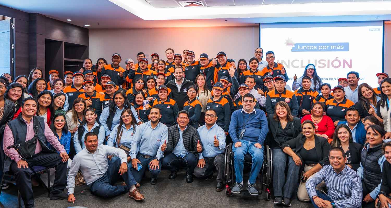Personal de Repsol Perú proyecto Inclusión que transforma