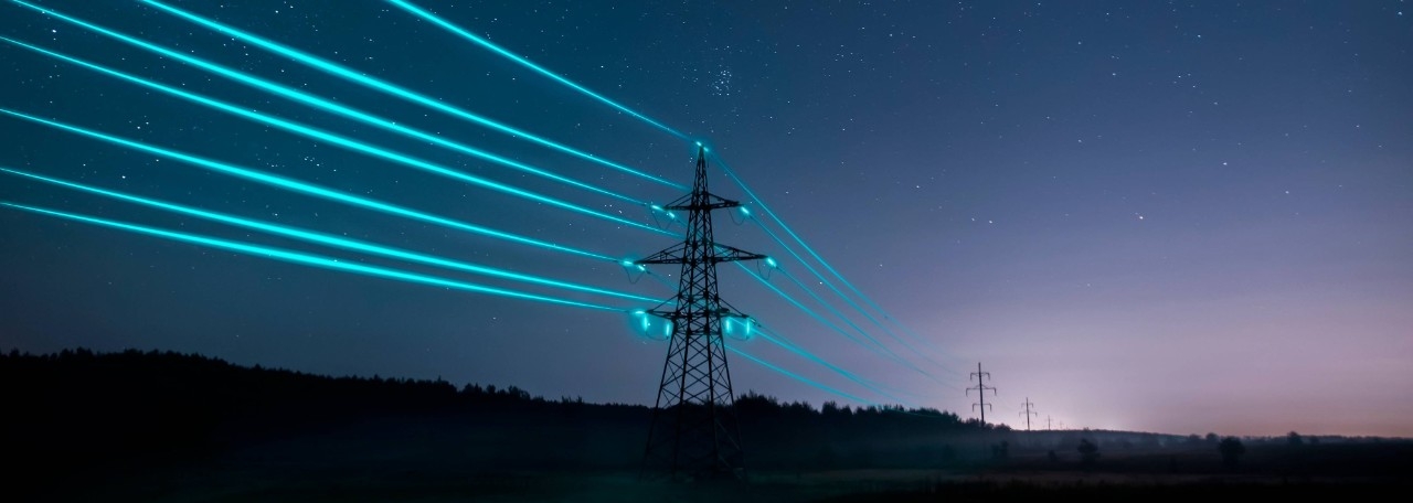 torres de energía eléctrica y líneas de alta tensión