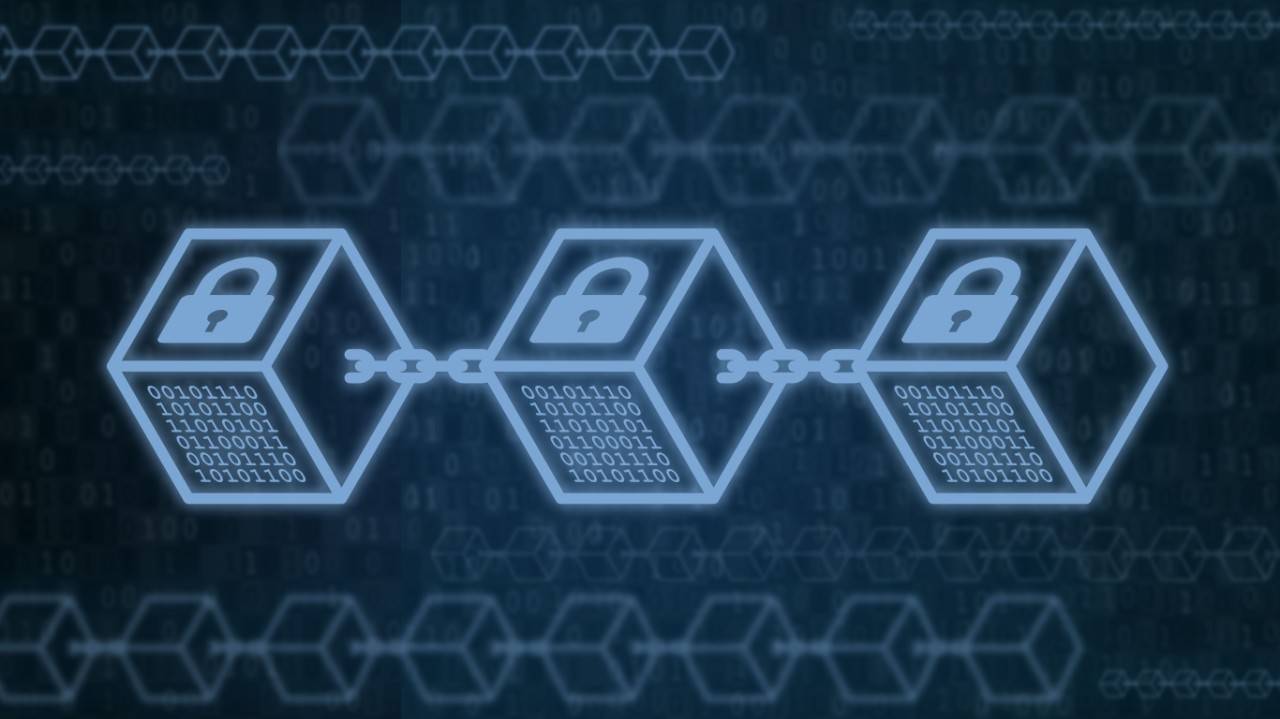 cubes and chains symbolize blockchain technology
