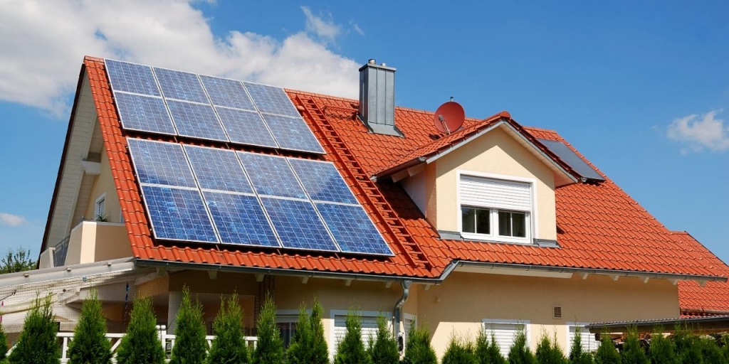 Placas solares en un tejado
