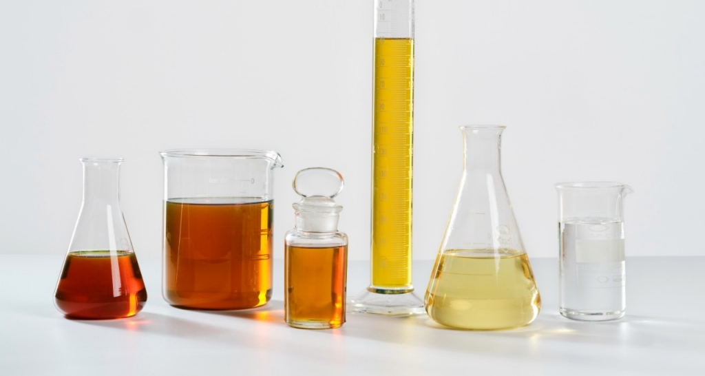 Pouring oil from a canister