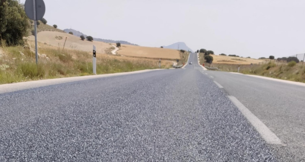 Carretetera asfaltada con Advance