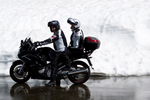 Motorcycle oils - Find the lubricant that fits your needs | Repsol Motorcycle oils - Find the lubricant that fits your needs | Repsol