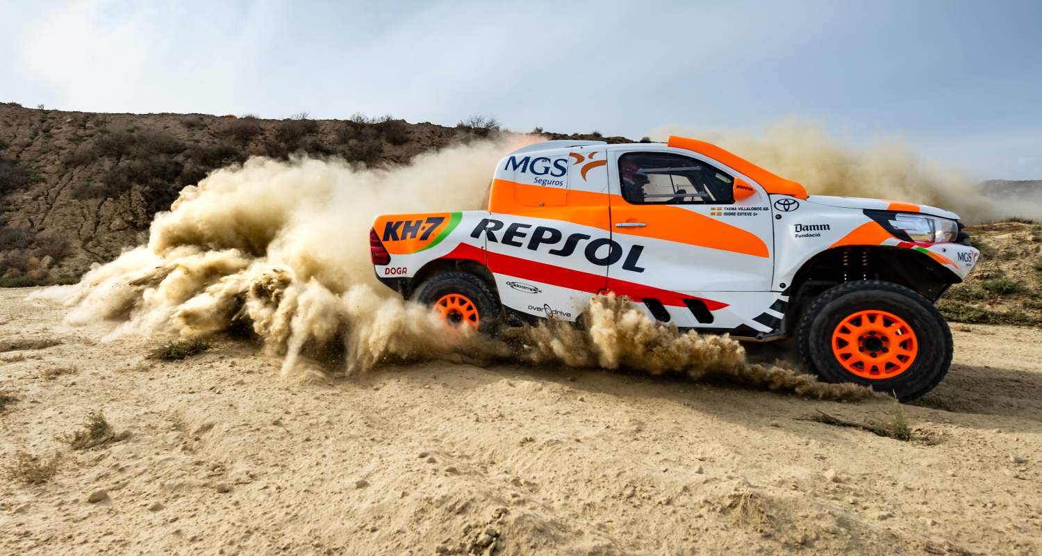 Vehículo impulsado por lubricantes Repsol en el Dakar