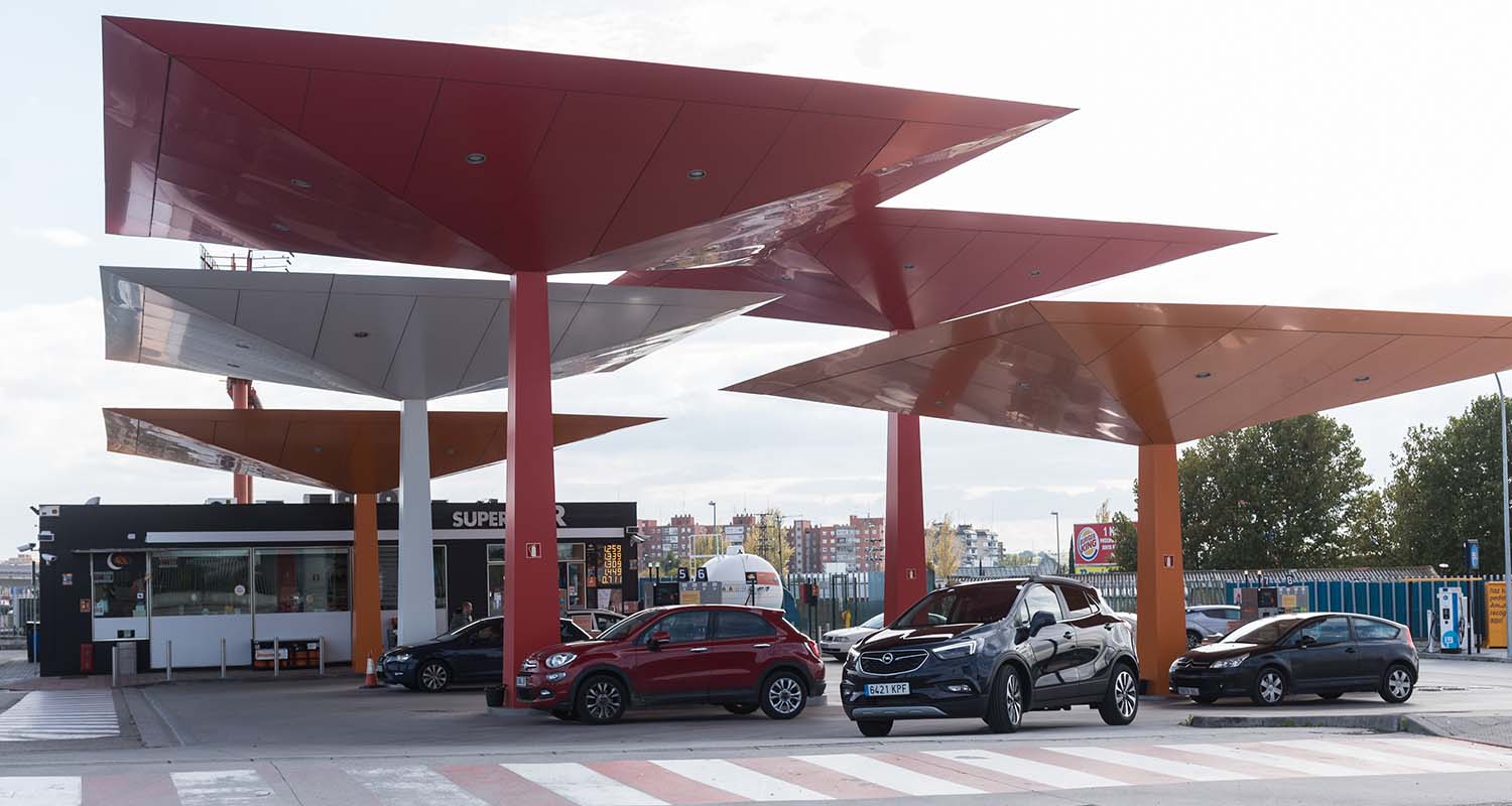 Vista de una estación de servicio Repsol 