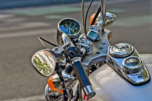 Motorcycle oils - Find the lubricant that fits your needs | Repsol Motorcycle oils - Find the lubricant that fits your needs | Repsol