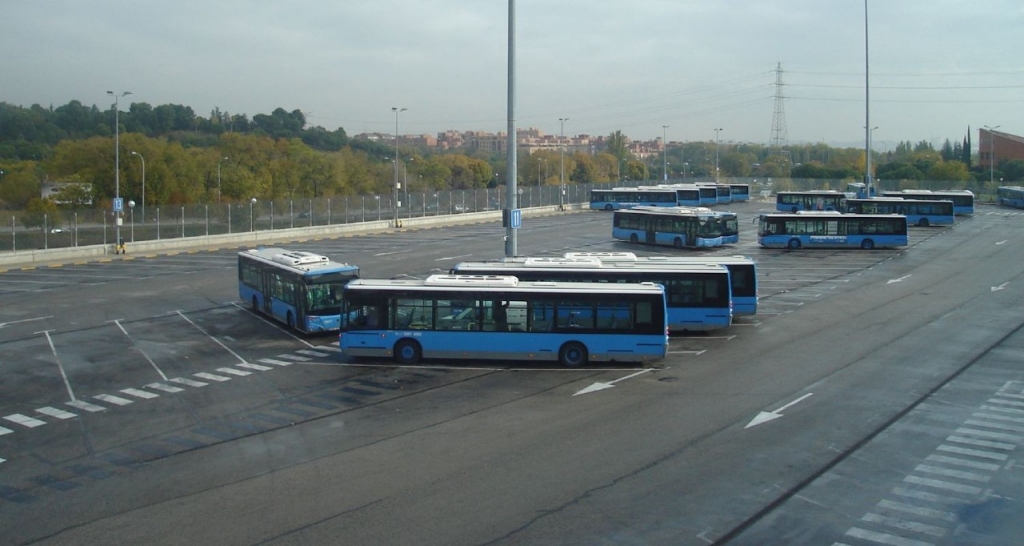 Una parada de autobuses