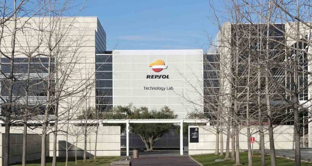 Vista de la fachada del Tech Lab de Repsol 