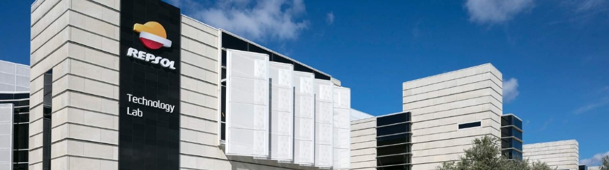 Vista de la fachada del Repsol Technology Lab 