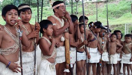 Indigenas de la comunidad Waorani 