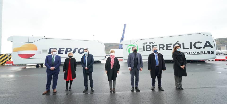 Acto salida, desde el puerto de Bilbao, de nacelles que integran la segunda fase del parque eólico Cabo Leones III (Chile) 