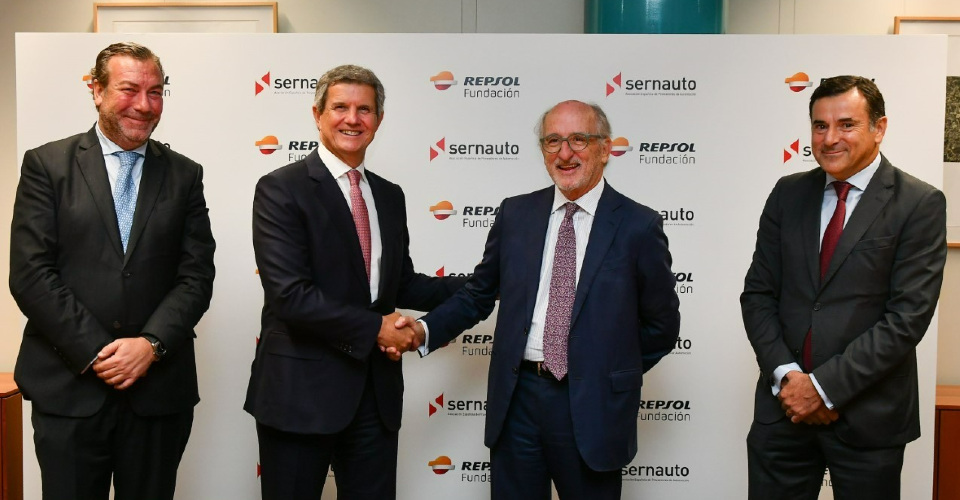 Chairman of Repsol, Antonio Brufau, and Francisco J. Riberas, chairman of Sernauto