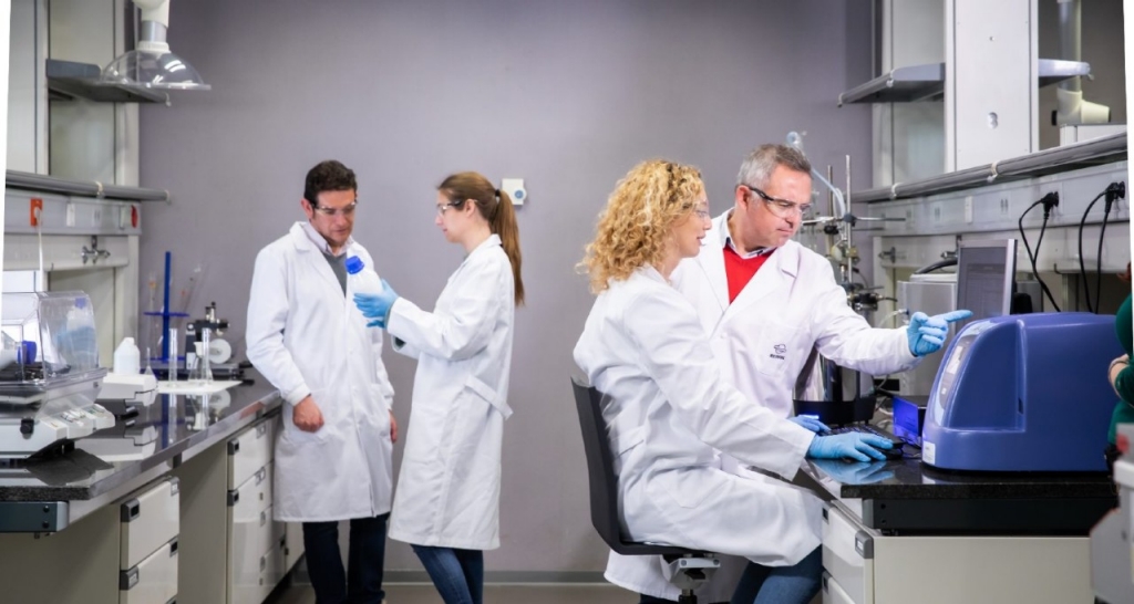 Trabajadores del Repsol Teh Lab