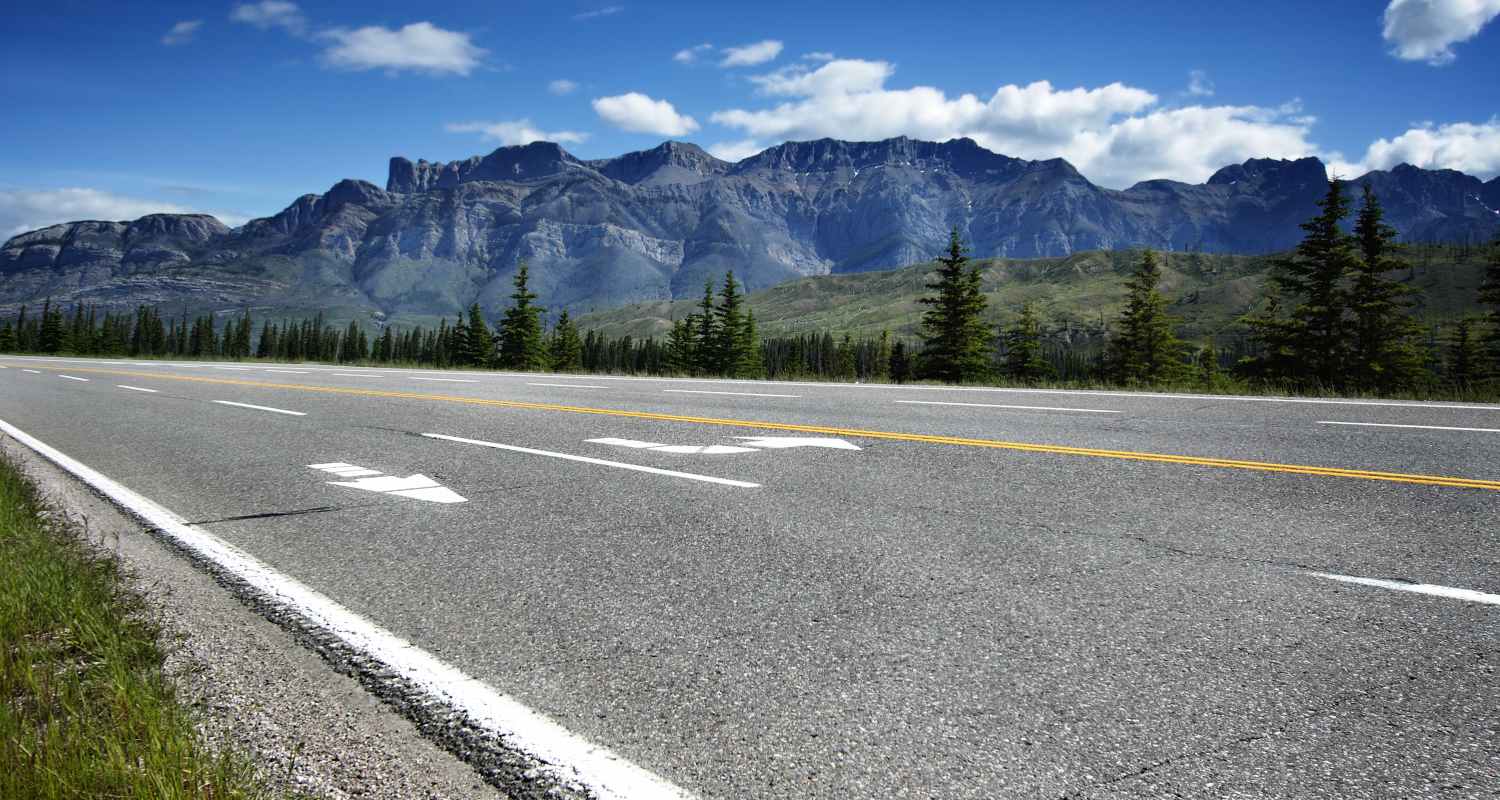 Detalle del asfalto de una carretera