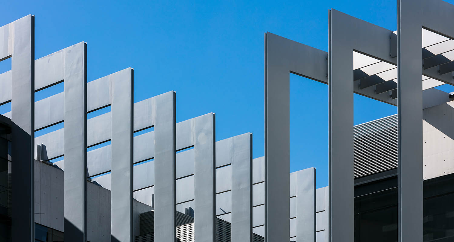 Image of the fa&ccedil;ade of the Repsol Campus