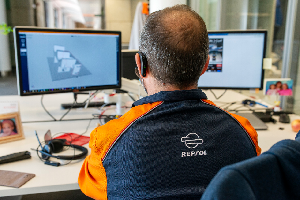 Repsol engineer developing a product