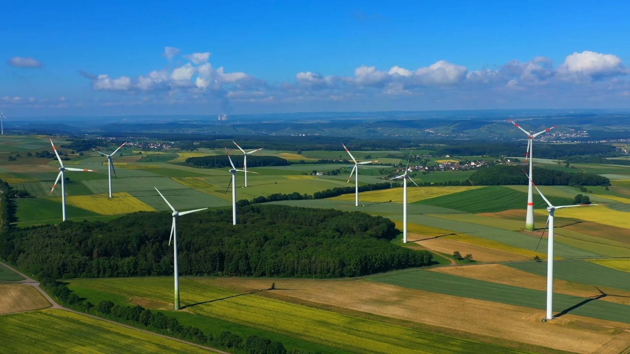 Wind farms: How they work, types, and advantages