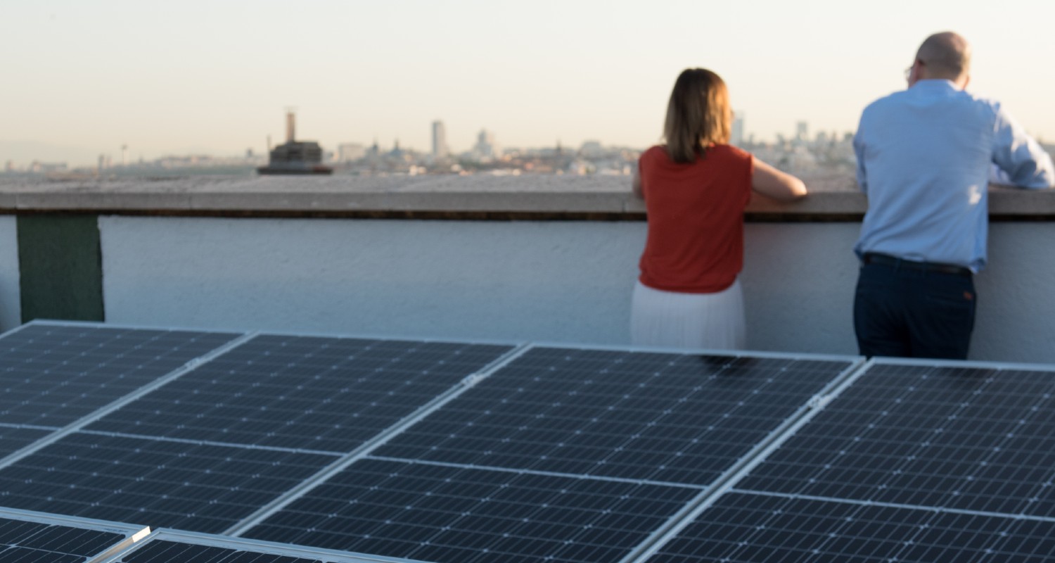 placas solares en una azotea de Madrid