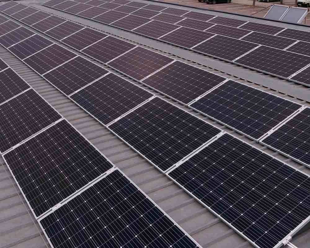 Placas solares estación de servicio