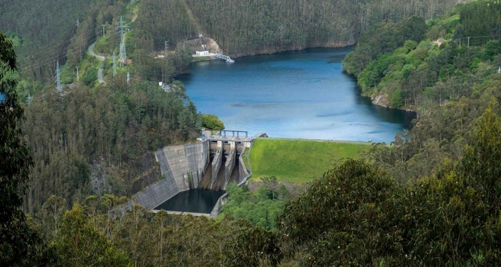 Image of a hydroelectric dam