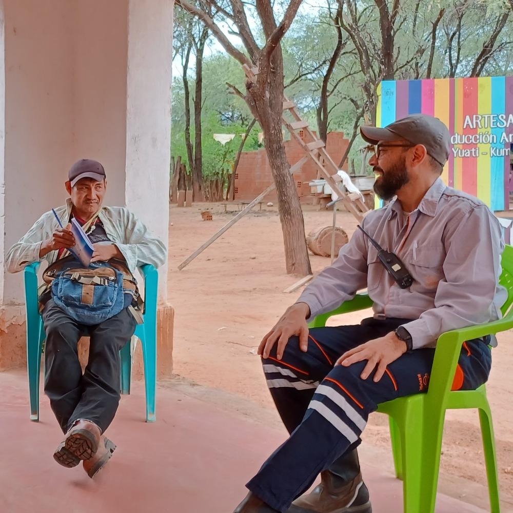 Socio-environmental dialogue between employee and local resident