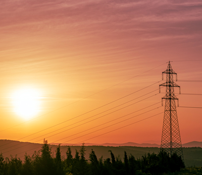 Vista de una torre eléctrica